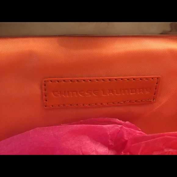 Beautiful Chinese laundry large cluch - Picture 3 of 6